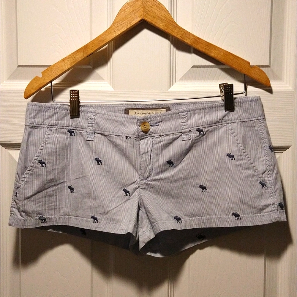 Abercrombie & Fitch Blue Pinstripe Embroidered Moose Shorts Women's Size 6